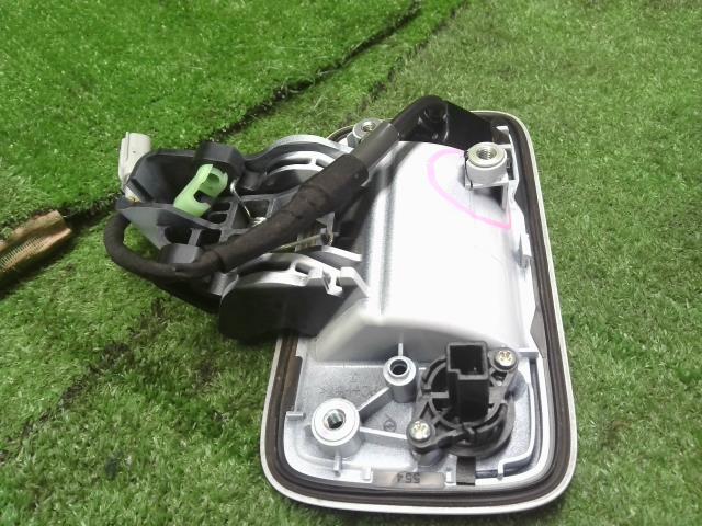 【中古】ハイゼット 3BD-S710V リアゲート バックドア アウターハンドル カメラ 69090-B5110-A1 自社品番250207 W25