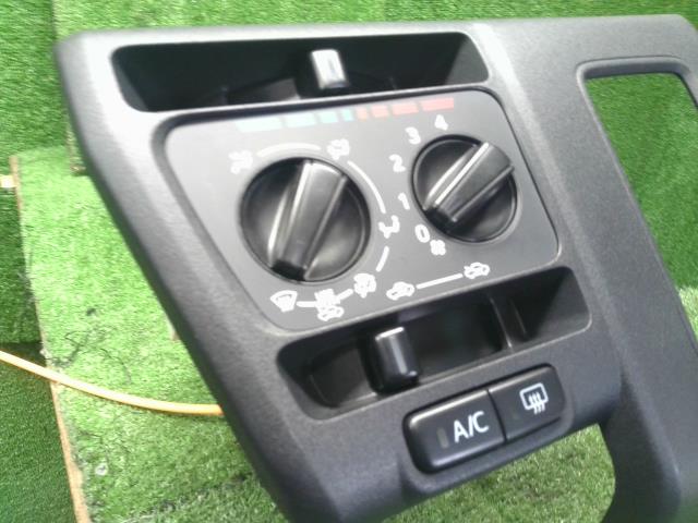 【中古】ハイゼット 3BD-S710V エアコン AC スイッチパネル  55910-B5100 自社品番250207 W25