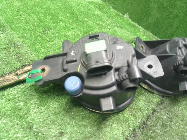 【中古】ノート DBA-E12 左右 フォグランプ ライト  自社品番250215 K23