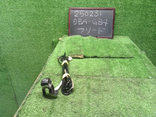 【中古】フリード DBA-GB4 カメラ  自社品番250231 B557P