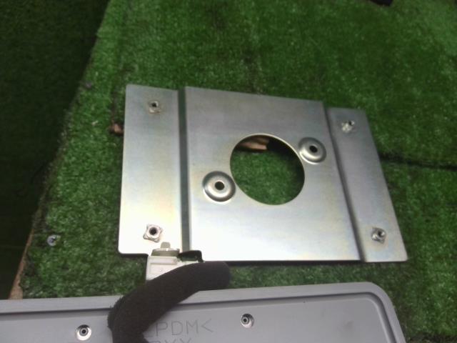 【中古】フリード DBA-GB4 リアモニター フリップダウン SANYO 08A20-8L0-711 自社品番250231 B557P