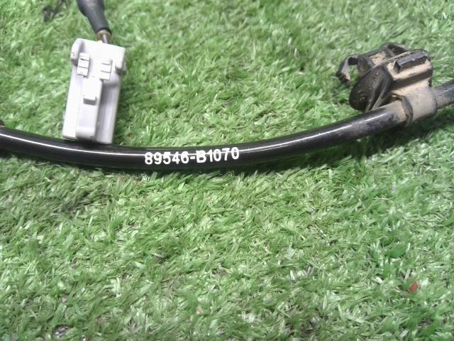 【中古】パッソ DBA-KGC35 左リア ＡＢＳセンサー 89546-B1070 自社品番250232 W24