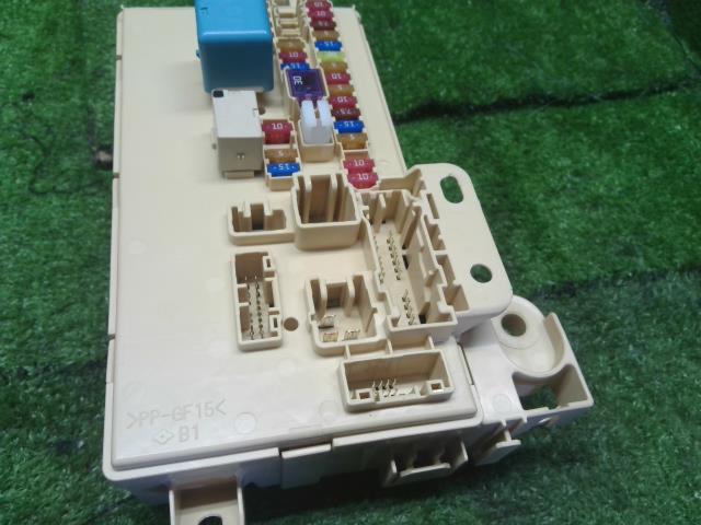 【中古】ミライース DBA-LA310S ヒューズボックス 82600-B2500 自社品番250238 T22