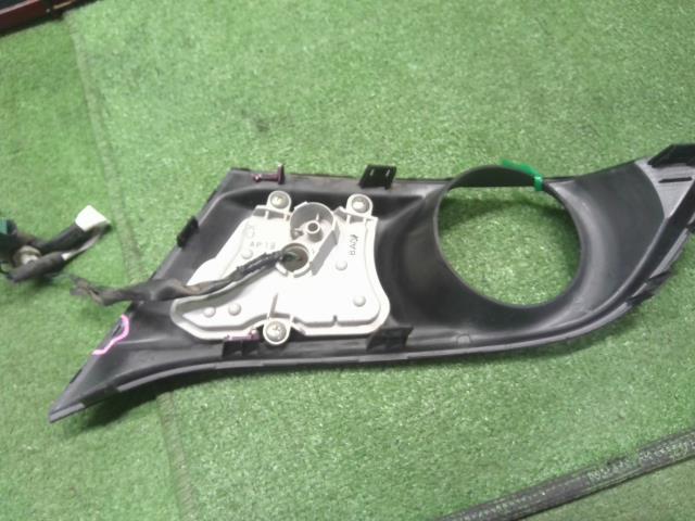 【中古】ソリオ DBA-MA15S 右フォグランプ デイライト カバー付 35500-63J04 自社品番250246 ZJ3