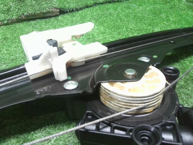 【中古】フィアット 500 ABA-31212 右フロントドアレギュレーターモーター  自社品番250248