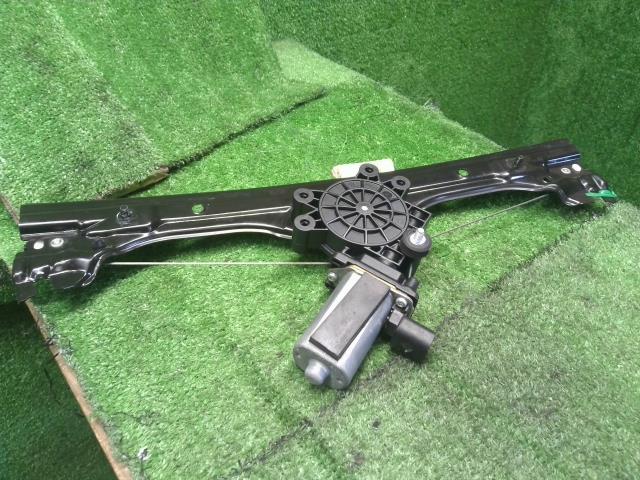 【中古】フィアット 500 ABA-31212 右フロントドアレギュレーターモーター  自社品番250248