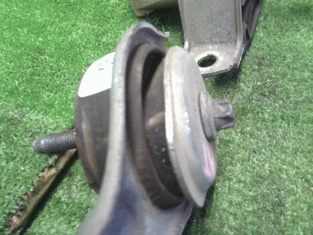 【中古】フィアット 500 ABA-31212 エンジンマウント  自社品番250248