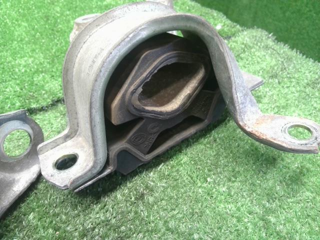 【中古】フィアット 500 ABA-31212 エンジンマウント  自社品番250248