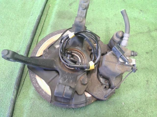 【中古】フィアット 500 ABA-31212 左フロントナックルハブ 自社品番250248