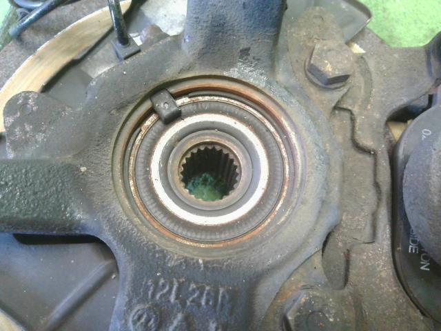 【中古】フィアット 500 ABA-31212 左フロントナックルハブ 自社品番250248