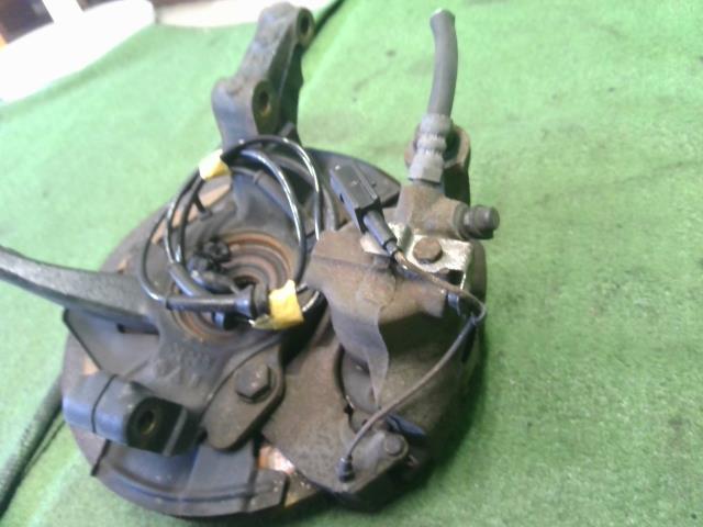 【中古】フィアット 500 ABA-31212 左フロントナックルハブ 自社品番250248