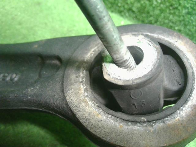 【中古】フィアット 500 ABA-31212 左右フロントロアアーム  自社品番250248