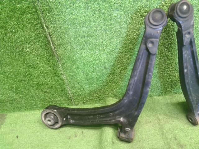 【中古】フィアット 500 ABA-31212 左右フロントロアアーム  自社品番250248