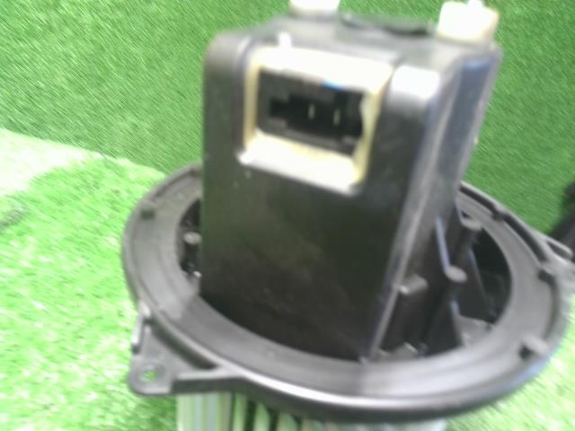 【中古】フィアット 500 ABA-31212 ヒーターブロアモーター  自社品番250248