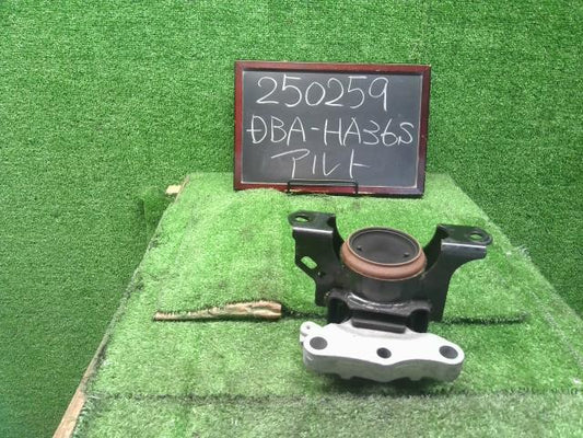 【中古】アルト DBA-HA36S エンジンマウント 11610-80P10 自社品番250259 ZJ3