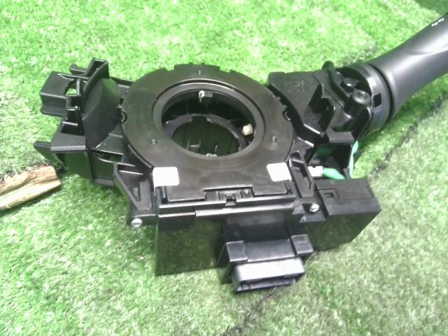 【中古】アルト DBA-HA36S ライト側 ディマー コンビネーション スイッチ 37210-74PA2 自社品番250259 ZJ3