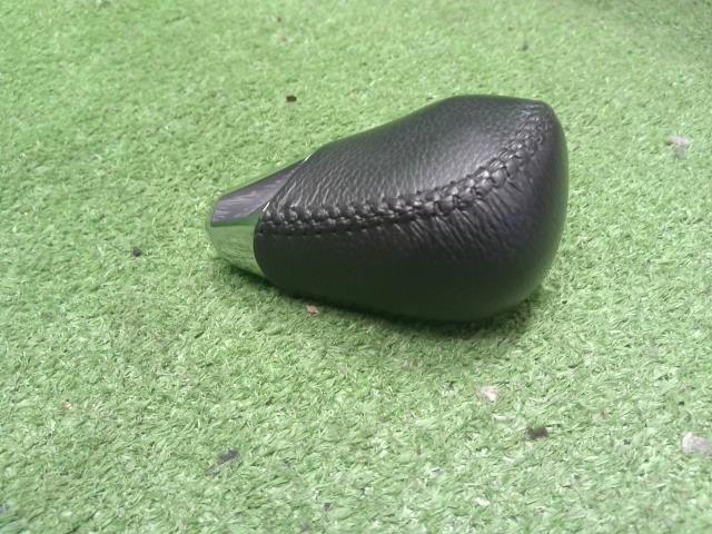 【中古】ヴォクシー DBA-ZRR70W ステアリングホイール ハンドル 45100-28470-B0 自社品番250263 1F7