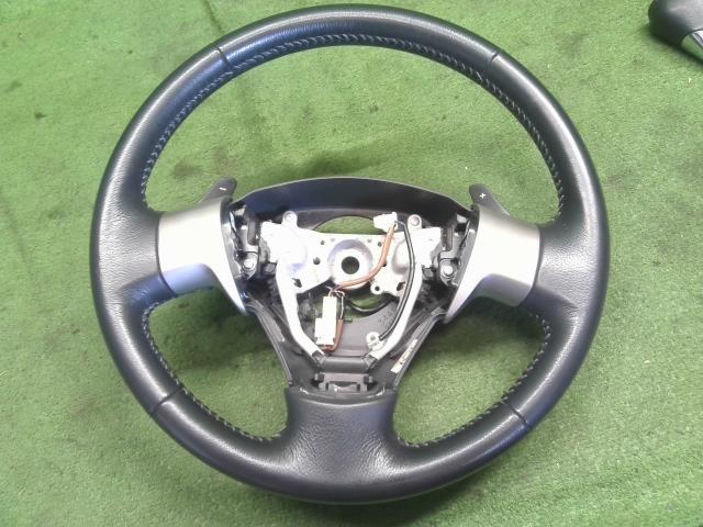 【中古】ヴォクシー DBA-ZRR70W ステアリングホイール ハンドル 45100-28470-B0 自社品番250263 1F7