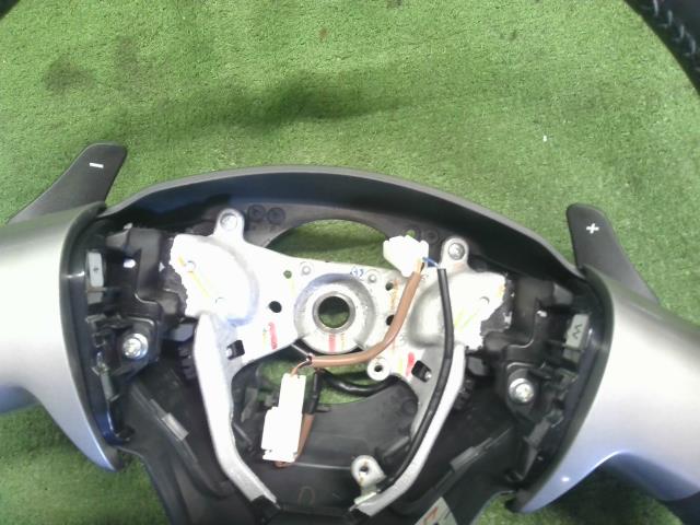 【中古】ヴォクシー DBA-ZRR70W ステアリングホイール ハンドル 45100-28470-B0 自社品番250263 1F7