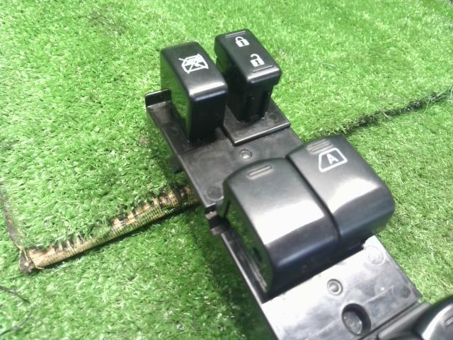 【中古】インプレッサ DBA-GP7 パワーウインドウ PWスイッチ 83071FJ001 自社品番250275 G1U