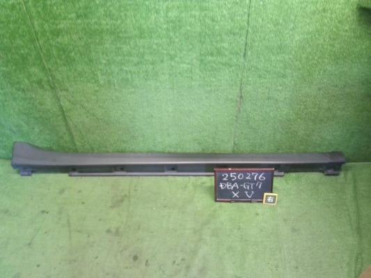 【中古】ＸＶ DBA-GT7 右サイドステップ スポイラー 91112FL100 自社品番250276 K1X