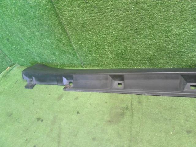 【中古】ＸＶ DBA-GT7 右サイドステップ スポイラー 91112FL100 自社品番250276 K1X