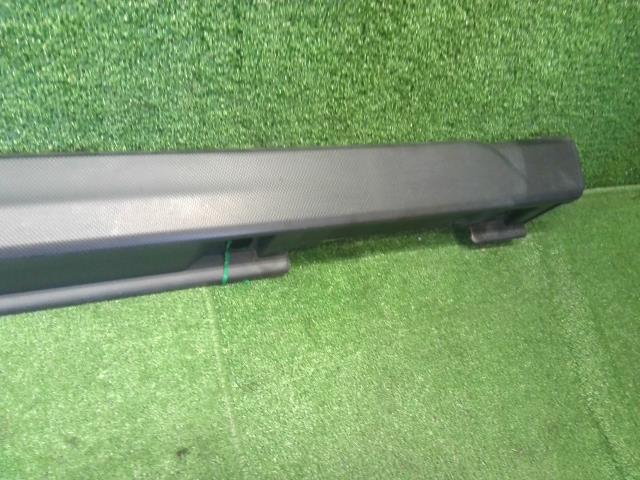 【中古】ＸＶ DBA-GT7 右サイドステップ スポイラー 91112FL100 自社品番250276 K1X