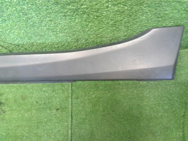 【中古】ＸＶ DBA-GT7 左サイドステップ スポイラー 91112FL110 自社品番250276 K1X
