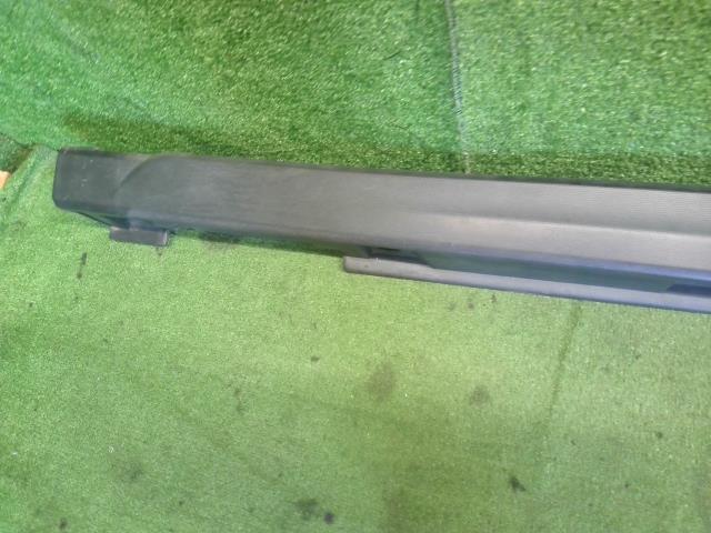 【中古】ＸＶ DBA-GT7 左サイドステップ スポイラー 91112FL110 自社品番250276 K1X