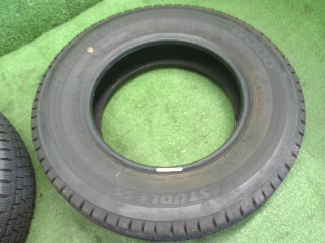 【中古】12インチ 冬 スタッドレスタイヤ 145/80R12 2本 ブリヂストン 24年製 W300   自社品番250278