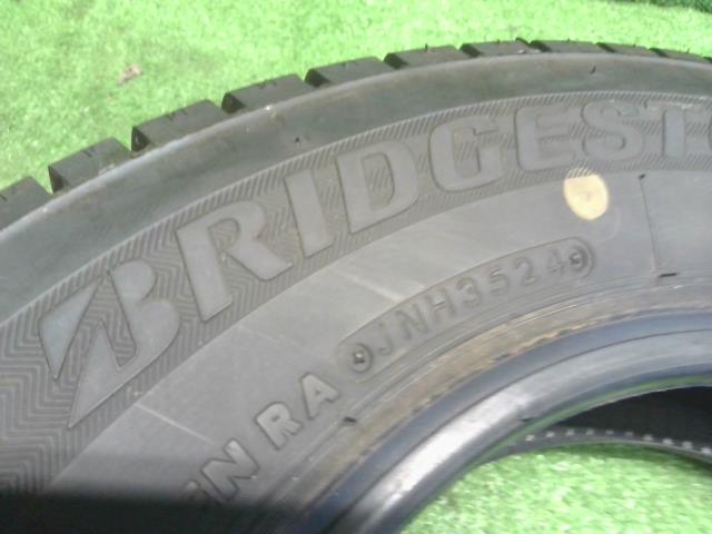 【中古】12インチ 冬 スタッドレスタイヤ 145/80R12 2本 ブリヂストン 24年製 W300   自社品番250278