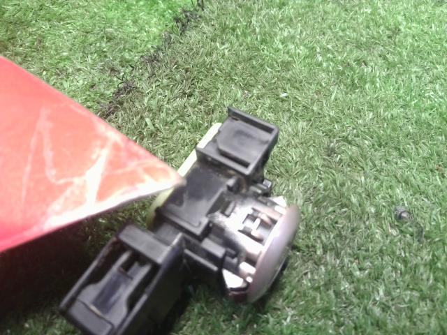 【中古】サンバー 3BD-S331B リアバンパー ソナー  自社品番250278 T22