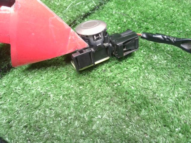 【中古】サンバー 3BD-S331B リアバンパー ソナー  自社品番250278 T22