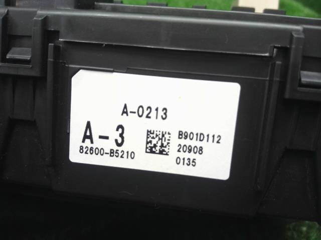 【中古】サンバー 3BD-S331B ヒューズボックス 82600B5210 自社品番250278 T22