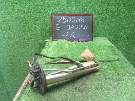 【中古】ジムニー E-JA22W フューエル 燃料ポンプ 15100-80C30 自社品番250288 Y33