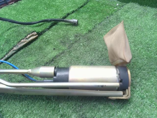 【中古】ジムニー E-JA22W フューエル 燃料ポンプ 15100-80C30 自社品番250288 Y33
