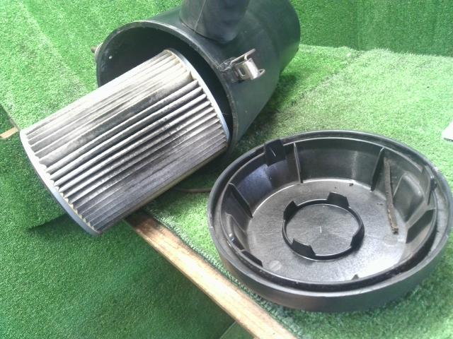 【中古】ジムニー E-JA22W エアクリーナー 13701-83C00 自社品番250288 Y33
