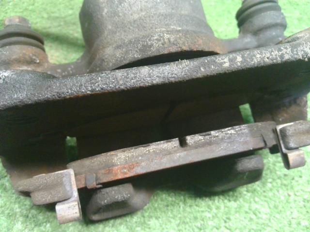 【中古】ジムニー E-JA22W 左フロントキャリパー 55102-70AA1 自社品番250288 Y33