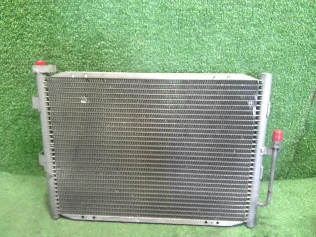 【中古】ジムニー E-JA22W コンデンサー 95311-83C21 自社品番250288 Y33