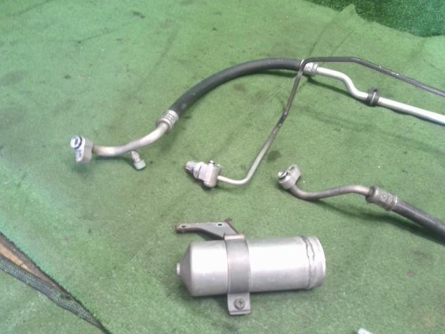 【中古】ジムニー E-JA22W エアコン ホース パイプ 95720-83C20 自社品番250288 Y33