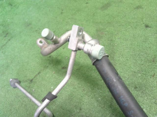 【中古】ジムニー E-JA22W エアコン ホース パイプ 95720-83C20 自社品番250288 Y33