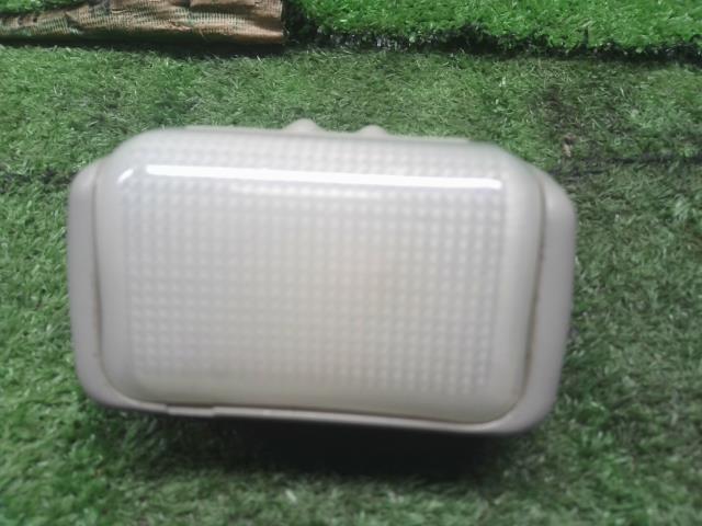 【中古】ジムニー E-JA22W ルームランプ 36210-80C00 自社品番250288 Y33