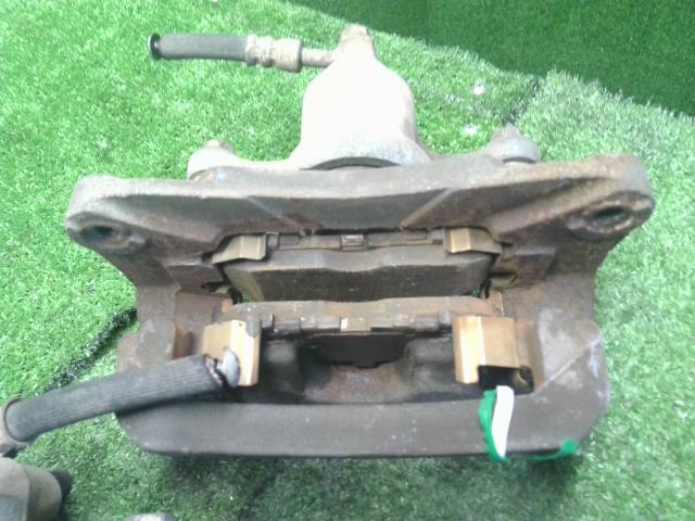 【中古】ＭＰＶ UA-LW3W 左右 リアキャリパー LEY4-26-99X 自社在庫250290 29Y