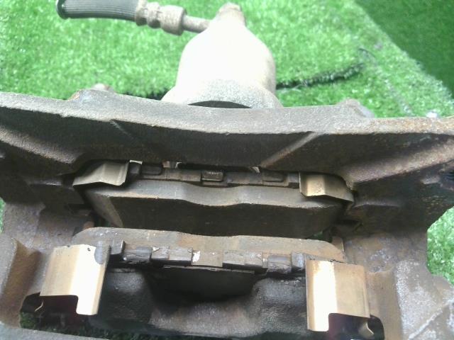 【中古】ＭＰＶ UA-LW3W 左右 リアキャリパー LEY4-26-99X 自社在庫250290 29Y