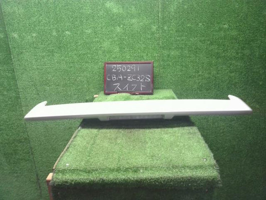 【中古】スイフト CBA-ZC32S バックドア リアゲート スポイラー 83980-71L02-ZVR 自社品番250291 ZVR