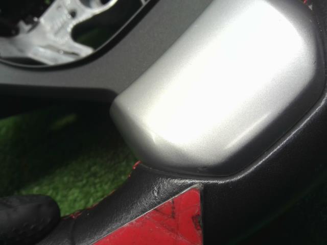 【中古】スイフト CBA-ZC32S ステアリングホイール ハンドル 48110-72LC0-JZR 自社品番250291 ZVR