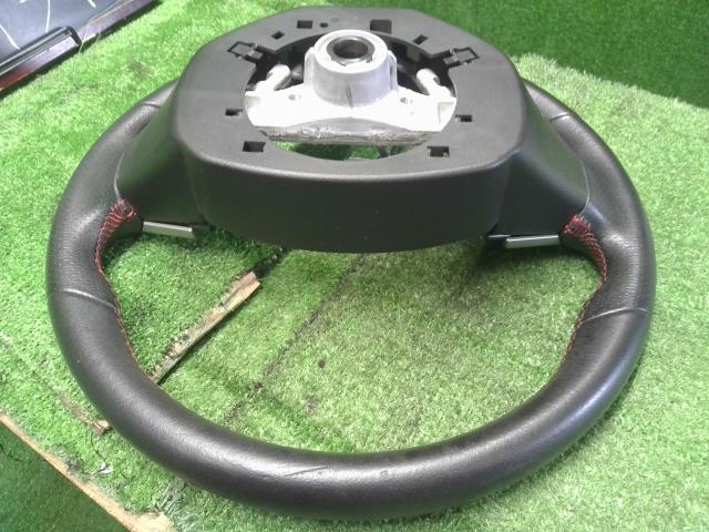 【中古】スイフト CBA-ZC32S ステアリングホイール ハンドル 48110-72LC0-JZR 自社品番250291 ZVR