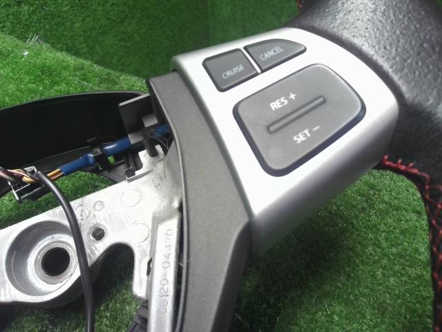 【中古】スイフト CBA-ZC32S ステアリングホイール ハンドル 48110-72LC0-JZR 自社品番250291 ZVR