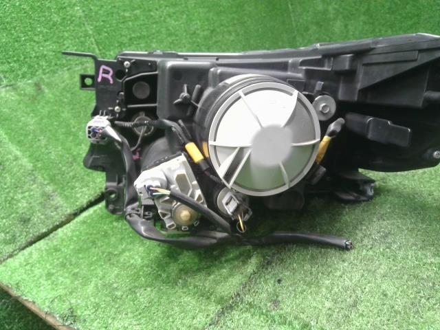 【中古】スペーシア DAA-MK42S 右ヘッドランプ ライト 35120-70K80 自社品番250296 A6R