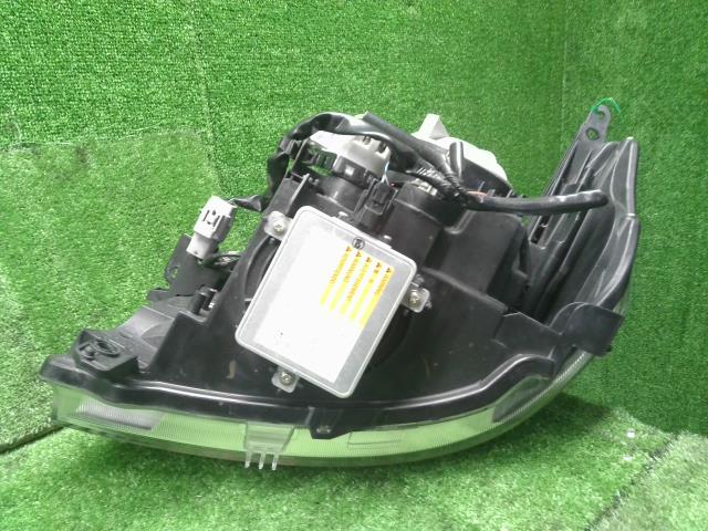 【中古】スペーシア DAA-MK42S 右ヘッドランプ ライト 35120-70K80 自社品番250296 A6R
